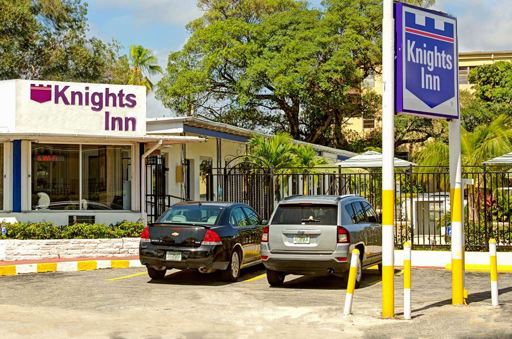 Sun And Surf Inn North Miami Exteriör bild