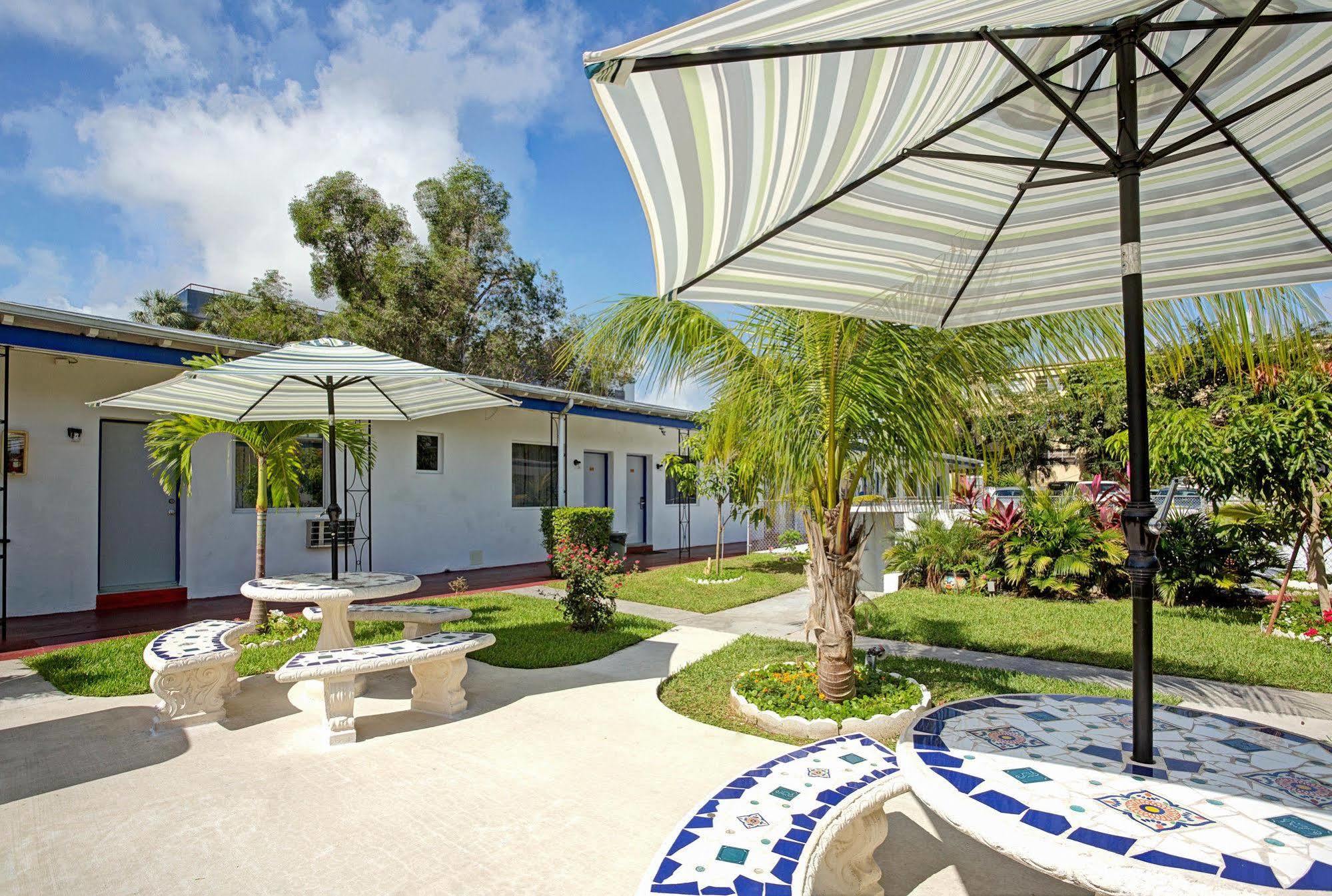 Sun And Surf Inn North Miami Exteriör bild